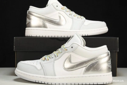 DX6070-101 Away Jordan SE Silver 1 Low Tear 1113